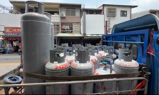 影/台中鐵板燒換瓦斯起火了!40歲男臉部遭灼傷送醫