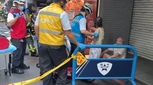 影/西門町娃娃機店火警 烈焰濃煙狂竄救出2人