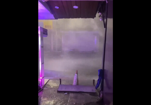 驚悚颱風夜!丹娜絲破紀錄嘉義登陸 文化路離譜風雨影片曝