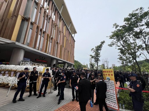 竹聯幫東堂幹部父喪「百警盤查」!幫主候選人高四川也現身