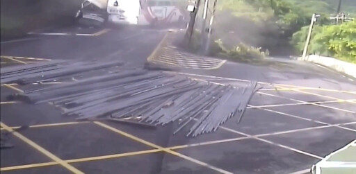 影/1秒後天人永隔!聯結車撞國光客運 科技男畫面曝