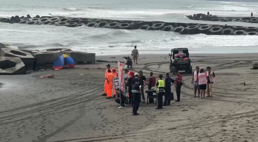 影/不聽爸爸勸告!台南黃金海岸3學童落海溺水 1人失蹤