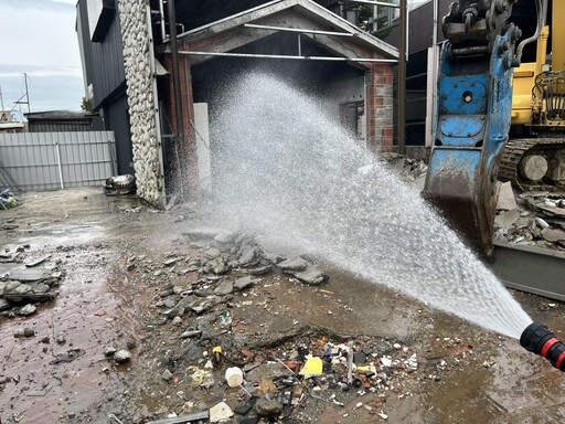 台南永康工地挖破瓦斯管!消防急灑水警戒 幸無人傷亡