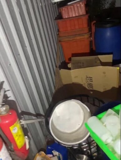 隔著螢幕都飄味兒!薑母鴨攤「密集噁蛆蠕動」 闆娘跑了
