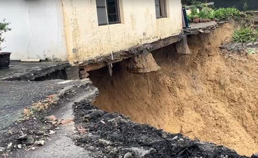 影/台南柳營大雨「掏空地基近10樓高」 土石撕裂房屋嚇壞屋主