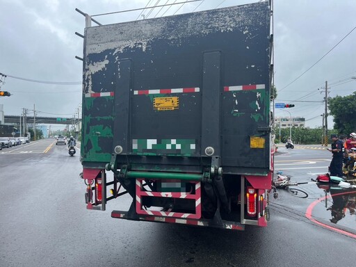 影/聯結車視線死角釀禍! 麻豆婦超商前遭聯結車輾斃