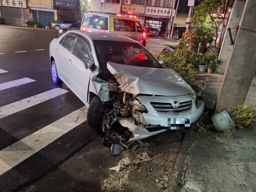 彰化驚見「酒駕高速衝撞民宅」!醉妞遭當場壓制