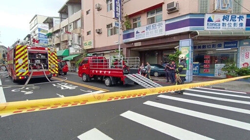 影/彰化驚見「持刀狂徒開瓦斯對峙」!直擊警封街圍捕