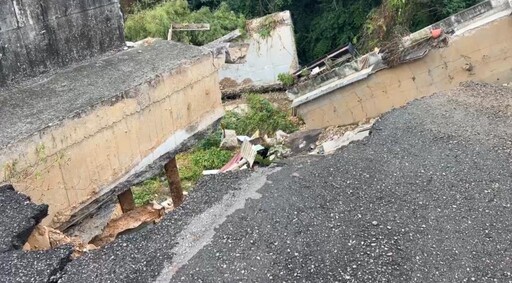 影/彰化驚見10層樓深峽谷！ 三合院懸崖邊搖搖欲墜