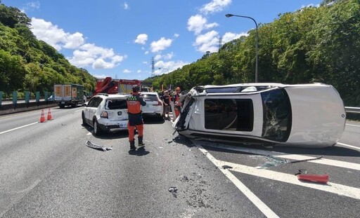 影/國3遊覽車衝撞4車釀7傷 恐怖撞擊瞬間曝光
