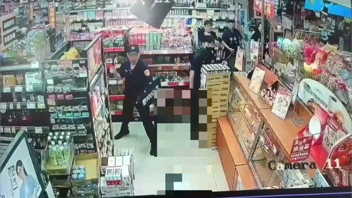 影/內湖驚見「全聯賣場內持刀狂徒刺傷員警」!驚悚直擊