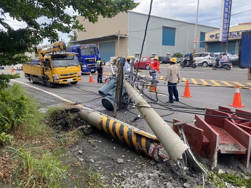 影/高雄燕巢513戶慘停電!大車鋼材釀災、台電:將求償