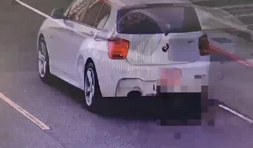 槍手12槍狂轟目標頭顱!搭白色BMW逃亡 下秒燒毀製造斷點