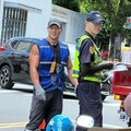 三重「猛男版蘇志燮」拖吊工主業是「床墊店老闆」！已死會
