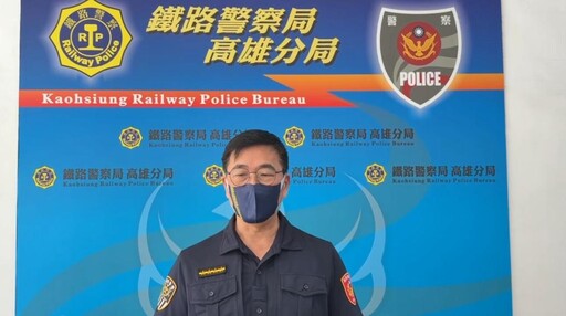 影/台南轎車強闖平交道拒退!新自強號被迫緊急停車全都錄