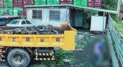 影/無意間奪命!高雄司機忘拉手煞車 下車慘遭輾斃