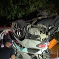 新竹湖口嚴重車禍！轎車撞電桿翻覆慘釀1死2傷