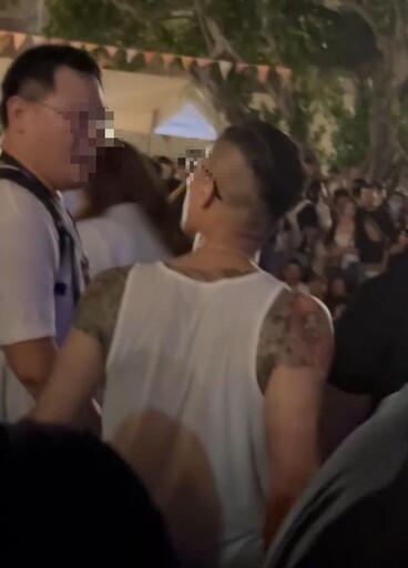 影/大稻埕煙火又有超硬大場面!男男互毆1人倒地旁人嚇呆