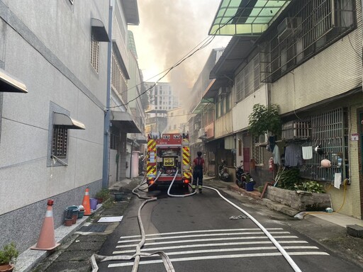 影/中壢1大4小慘死惡火!疑鐵窗阻逃生 5人相擁成焦屍
