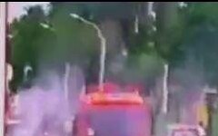 影/高雄假日驚見「車輛街頭狂燃」！危急畫面直擊