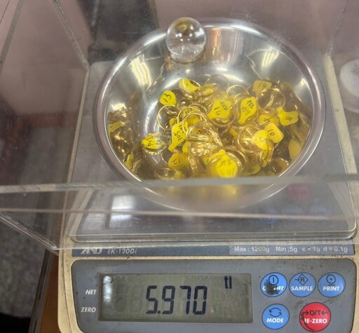 影/台南銀樓再遭搶88萬金飾!路人合力猛追 賊遭機車絆倒落網