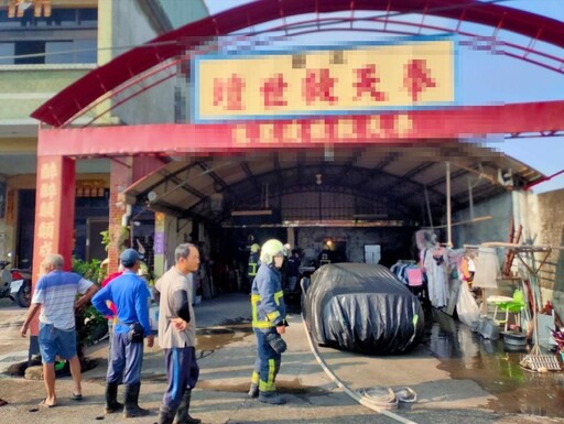 屏東神壇旁民宅起火！鄰居嚇壞急通報 幸無人傷亡
