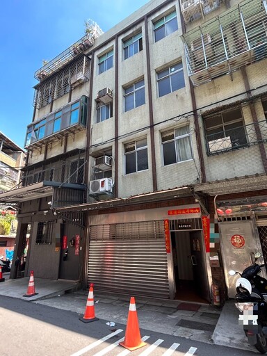 板橋墜樓意外!男修電線從4樓摔落 多處擦挫傷送醫