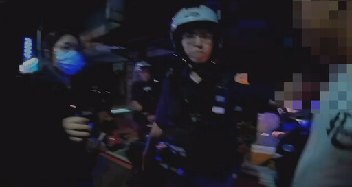 影/蘆洲男酒醉咆嘯還推警遭壓制上銬 網友大讚強力執法