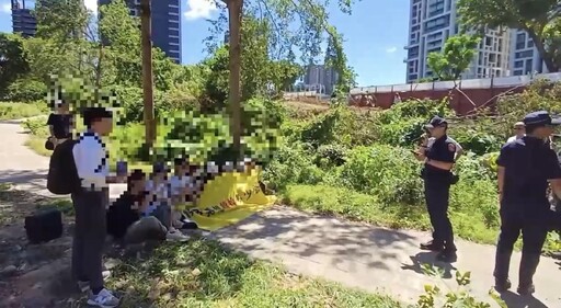 影/淡水公七公園自救會9成員闖工地 警強制帶離送辦