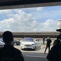 桃園機場傳槍響！疑白牌車拒檢還撞警 遭連開8槍截停