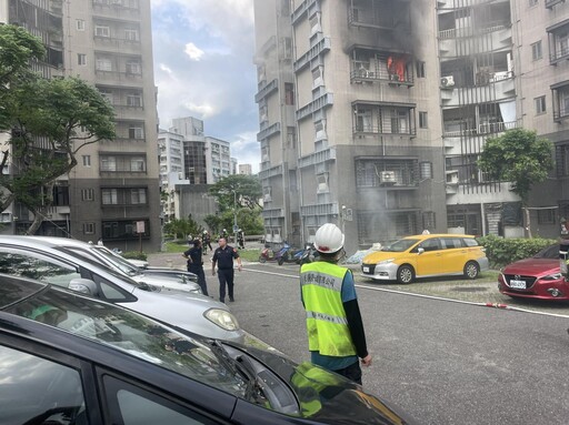 北市文山區公寓火警 7旬翁行動不便受困火場