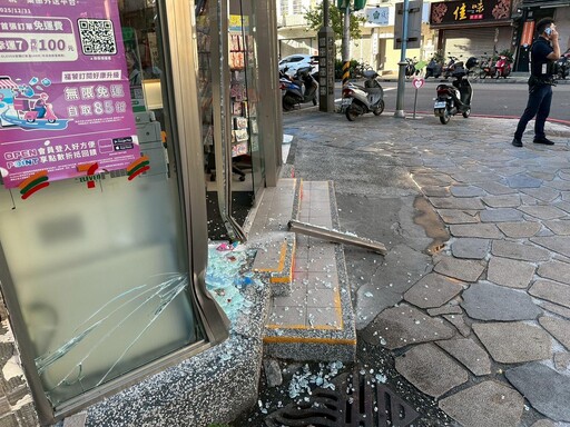 影/礁溪火車站前轎車「高速衝撞超商」 直擊出事瞬間