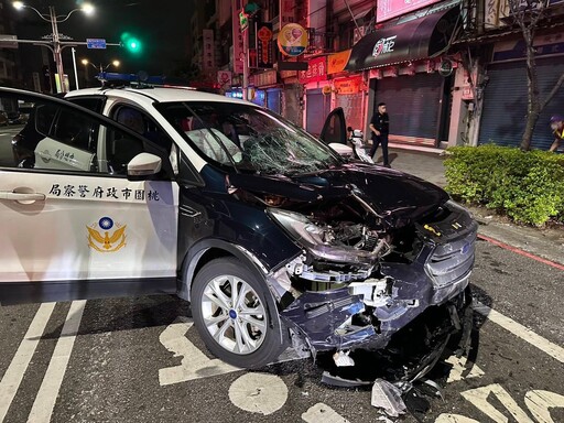 影/中壢機車「時速破百」對撞警車 男連闖13紅燈、人被逮