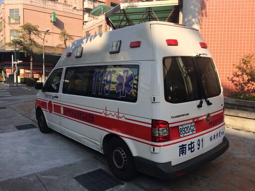 悲傷颱風夜！駕駛自撞困駕駛座 台中男命危送醫搶救