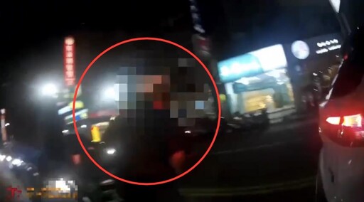 影/三重喪屍男毒駕拒檢街頭狂竄 警圍捕搜出4種毒品