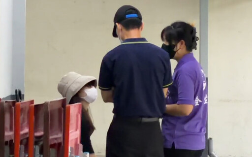 影/台中女大生陳屍家中今解剖 父姊赴殯儀館不發一語