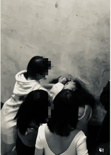 《角頭》迷你版！西門町「太妹5打1」圍毆扯髮踹臉撞牆