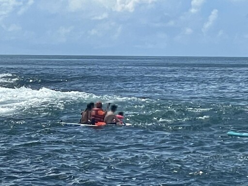 影/恆春15名浮潛客遭離岸流捲走 海巡即時救援全數獲救