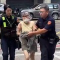 影/北捷白髮嬤又出事！超商鬧事被逮 一查是竊盜通緝犯