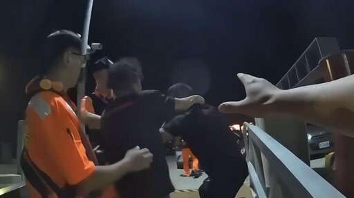 影/中秋黃魚價飆！金門漁民爭釣點 船上打到下船還撞傷海巡
