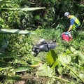 機車失控衝出台3線 騎士重摔邊坡幸無生命危險