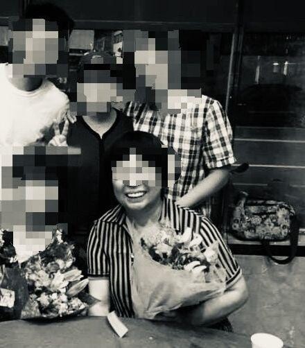 影/心酸全家福照曝!砂石場闆娘遺體「自家機器挖到」親友悲慟