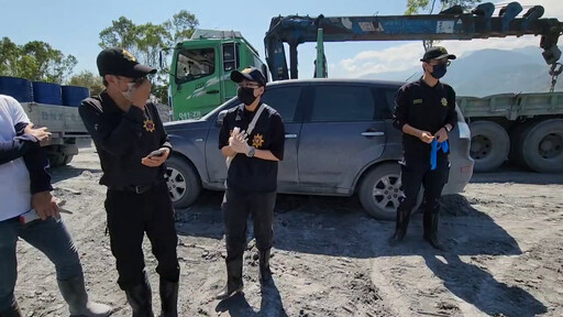 影/心酸全家福照曝!砂石場闆娘遺體「自家機器挖到」親友悲慟