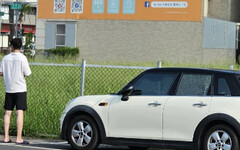 高雄2車停路邊遭「槍擊」 BB槍男被逮稱：無聊、好玩