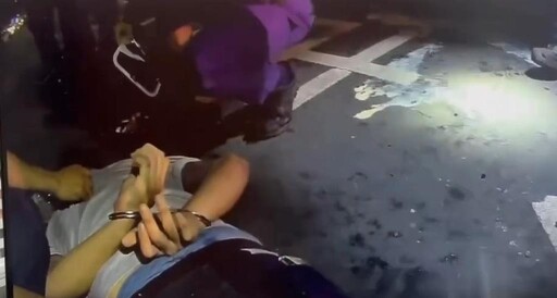影/高雄三案通緝犯心虛狂奔 警追百米壓制逮人