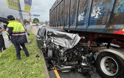 影/台9線曳引車逆向飛過分隔島 撞爛2車4人受傷送醫