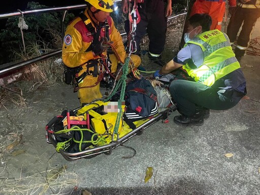 台中女大生夜間騎車自撞 噴飛6米深邊坡、骨折送醫