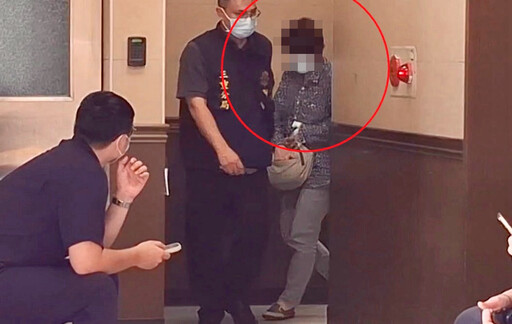 三重男砍死親姊今相驗 妻子悲痛現身殯儀館