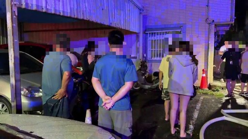 影/颱風夜南部民宅大火連發！一家四口逃、獨居男燒傷送醫