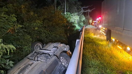 影/台11線小客車翻覆「無煞車痕跡」 駕駛神秘消失
